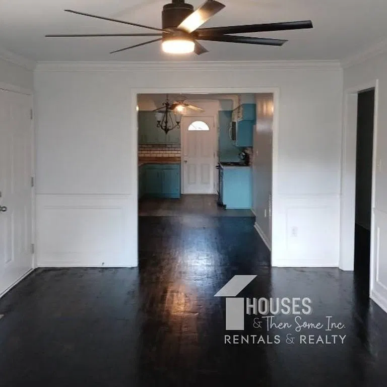127 Lincoln Dr — Photo 2