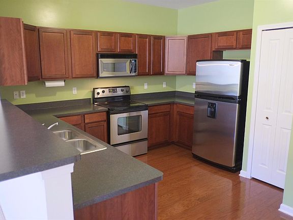 4th image of 4074 Radcliff Dr #170