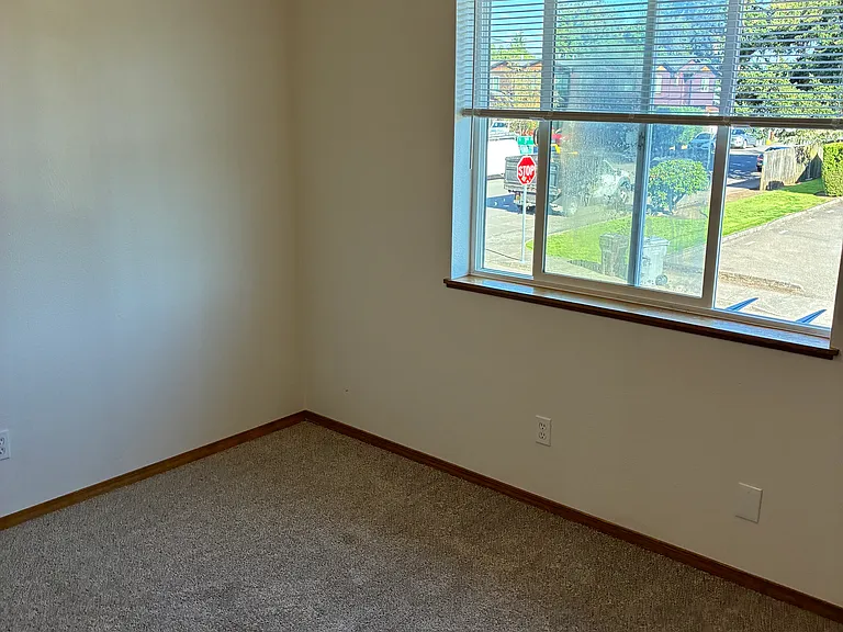 277 S Knott St — Photo 18