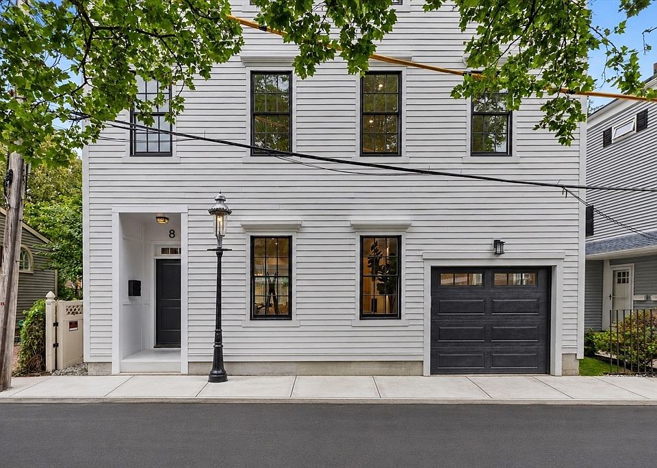 1st image of 8 Lawrence St