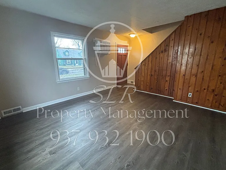 1029 Blakley Dr — Photo 13
