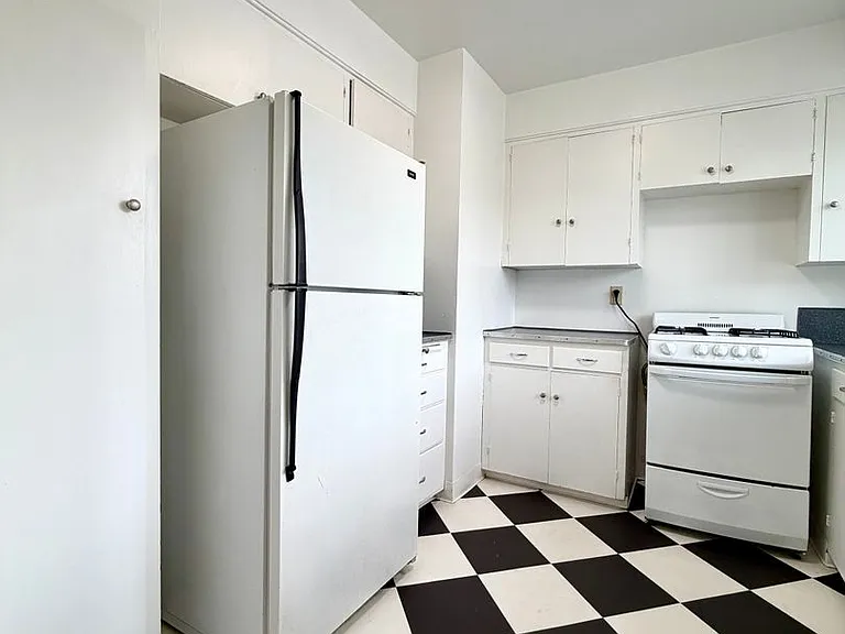 105 NE 61st Ave #1-21 — Photo 6