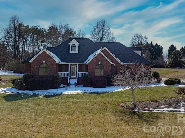 1925 Cordia Cir, Newton, NC 28658