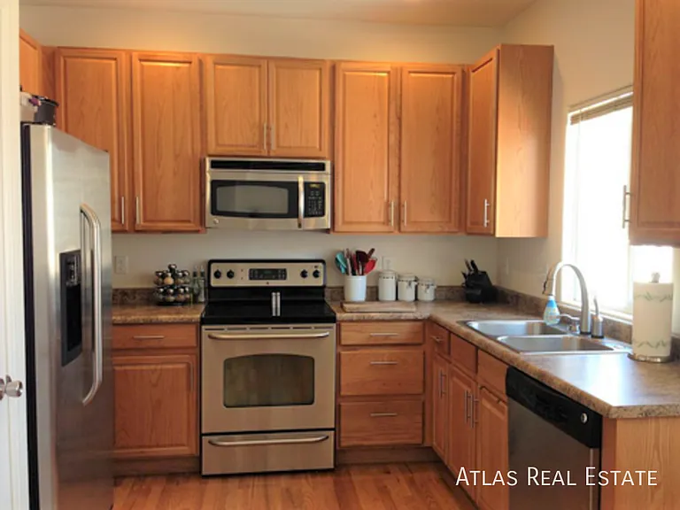 2294 Saint Paul Dr — Photo 2