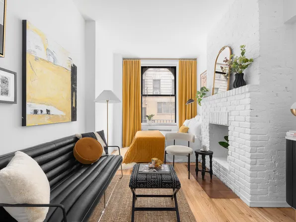 24 Cornelia Street image 1 of 9