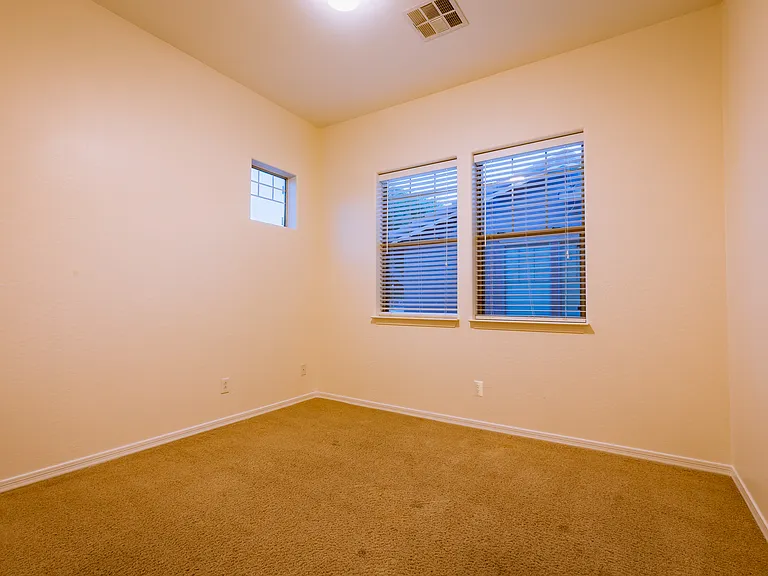 562 E Janet Way — Photo 26