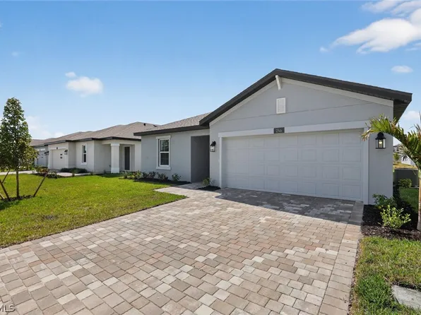246 Lakeside Breeze Way, Lehigh Acres, FL 33936