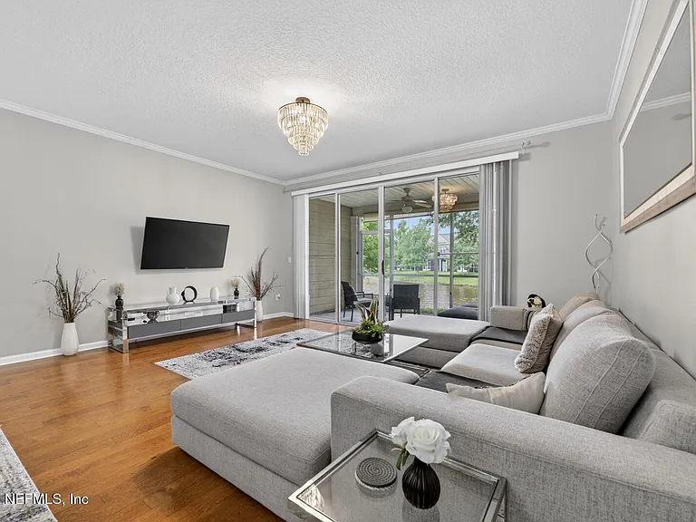 4166 Highwood Dr — Photo 16