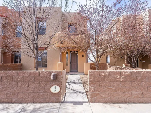 9 E Saddleback Mesa, Santa Fe, NM 87508