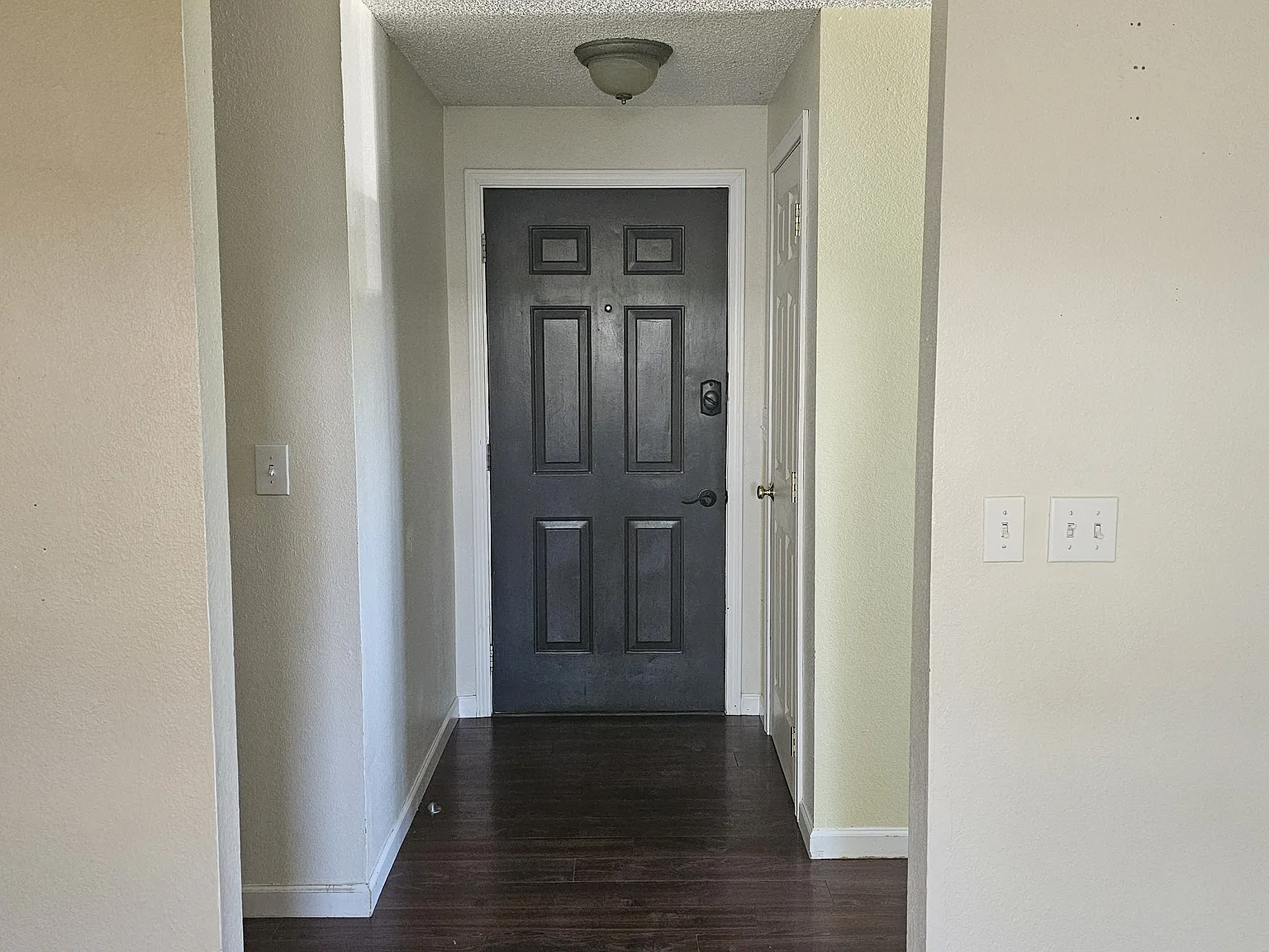 2 bed, 936 sqft, $1,750 — Photo 2