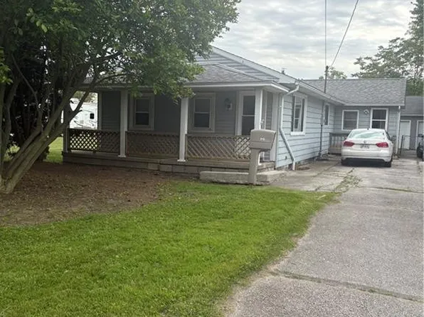 912 Cresceus Rd, Oregon, OH 43616