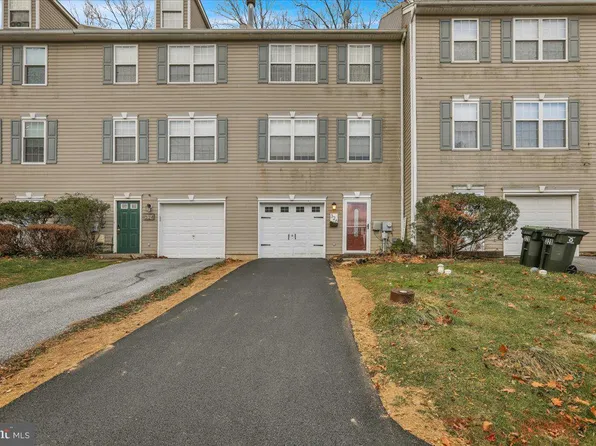326 Andrew Cir, Coatesville, PA 19320