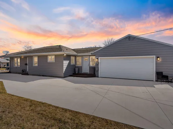 122 Randall St, Reinbeck, IA 50669