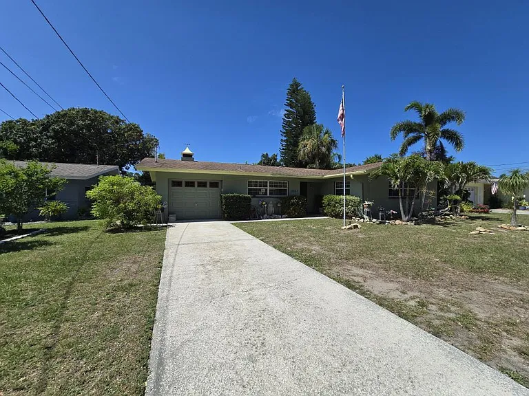 2887 Bel Forest Dr — Photo 1