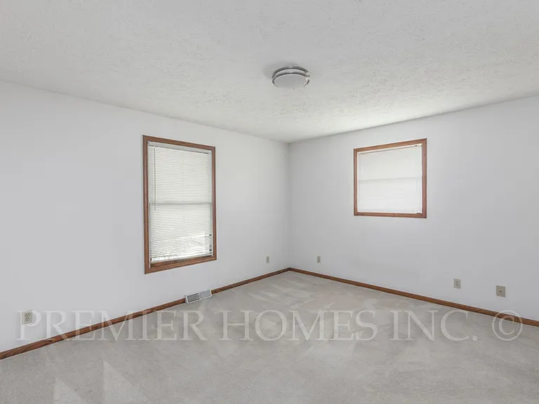 151-163 E Jones St — Photo 16