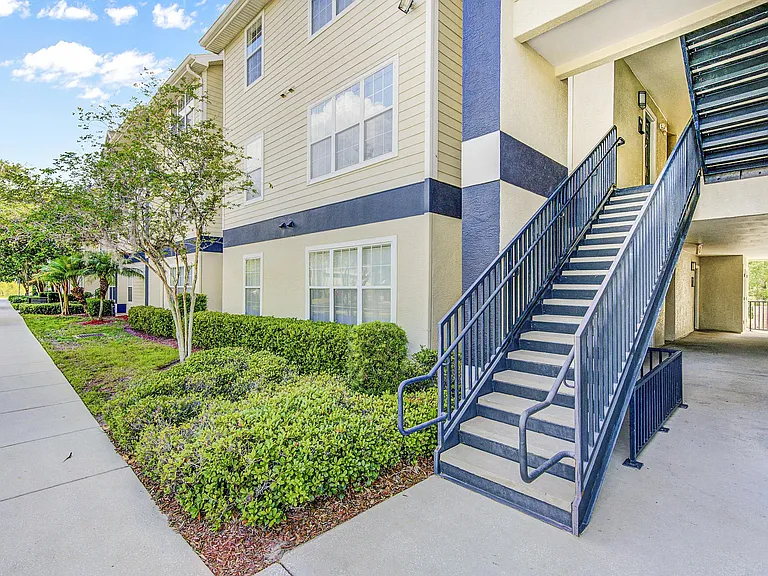 Rose Harbor Apartments — Photo 10