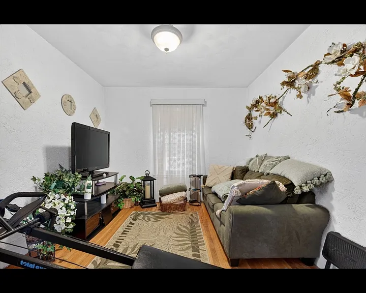 53 Sycamore St #2 — Photo 3