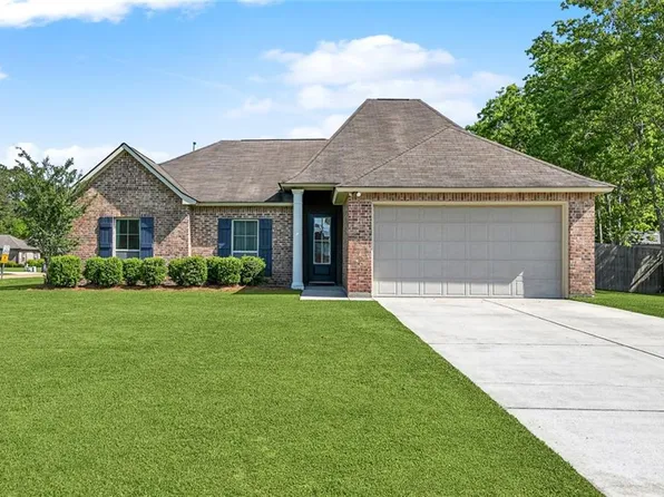 304 Coconut Palm Dr, Madisonville, LA 70447