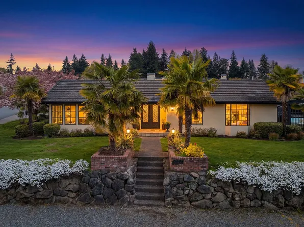 8201 SE 67th St, Mercer Island, WA 98040