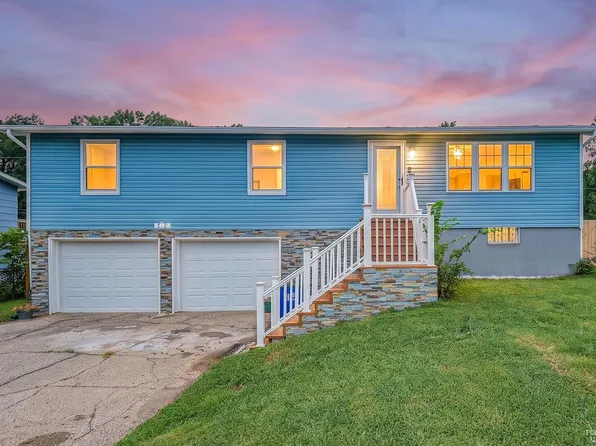 1504 Thompson Dr, Junction City, KS 66441