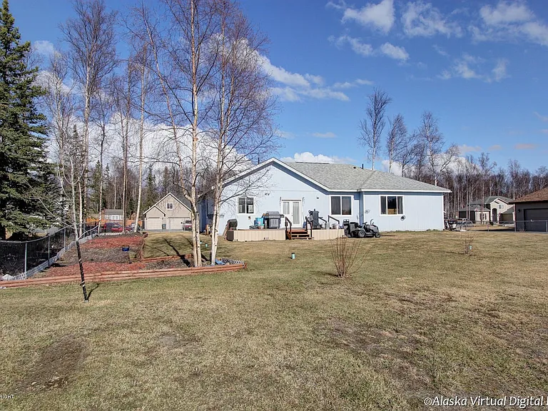 2384 S Paddock Dr — Photo 18