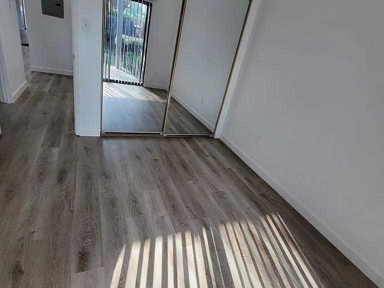 2512 Larkspur Ln — Photo 14