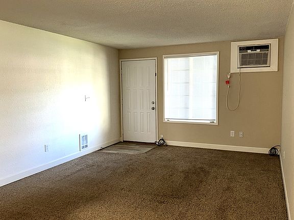2nd image of 412 Huber Ct #B