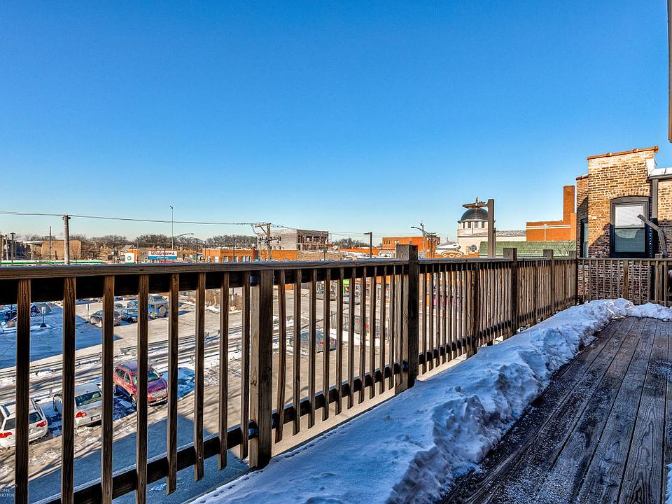 1st image of 3135 W Montrose Ave #4352-2