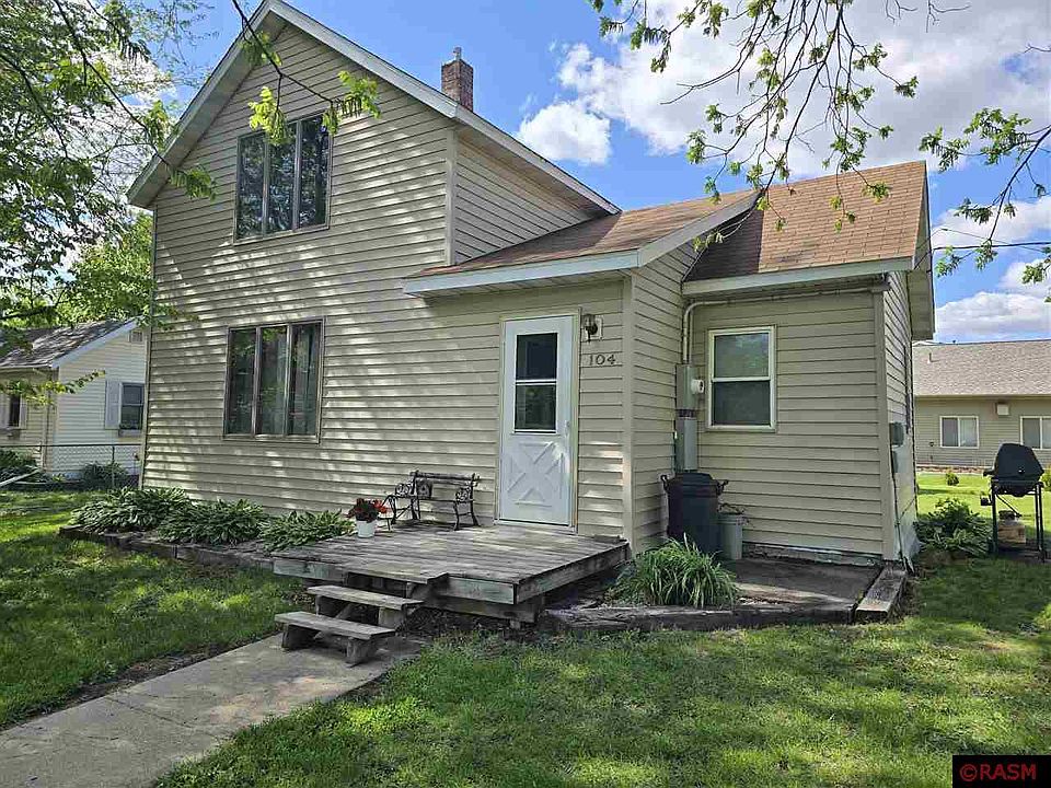 1st image of 104 Lesueur Ave