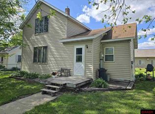 104 Lesueur Ave, Eagle Lake, MN 56024