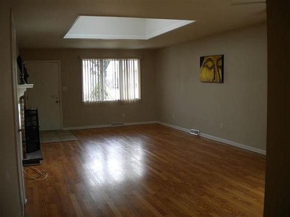 3rd image of 48 Orlando Ave