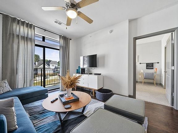 755-North-One-Bedroom-054-1030x687