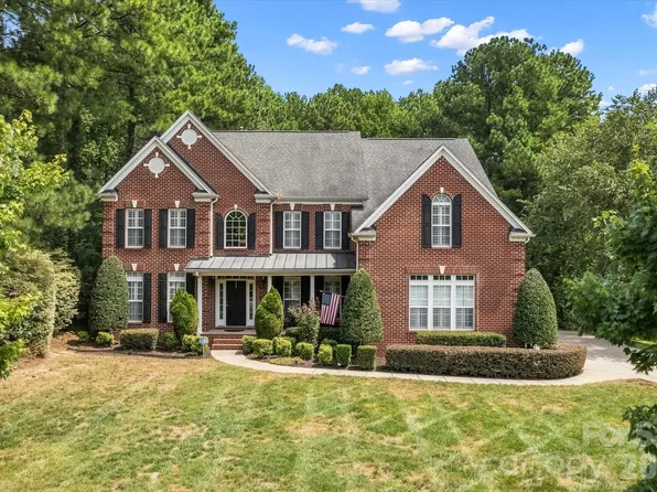 309 Stonewater Bay Ln, Mount Holly, NC 28120