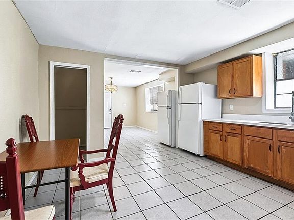 4th image of 5640-42 Catina St