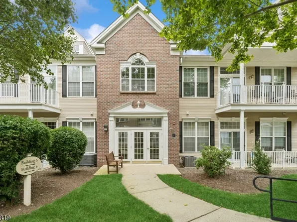 604 Four Seasons Dr #604, Wayne Twp., NJ 07470