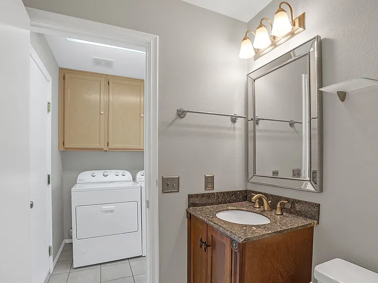 8133 Kentshire Dr — Photo 11