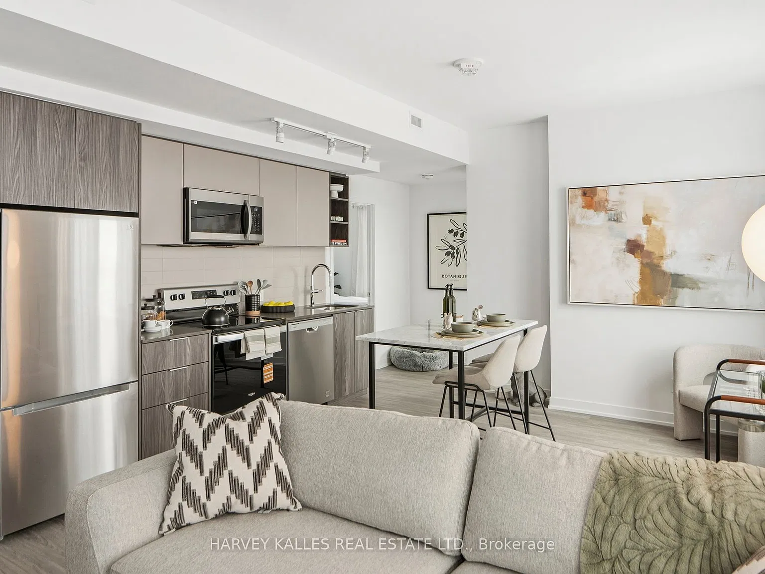 2 bed, $2,940 — Photo 2