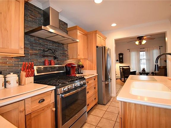 3rd image of 171 Avalon Blvd