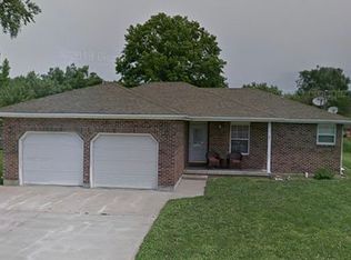 597 Shamrock St, Marshall, MO 65340