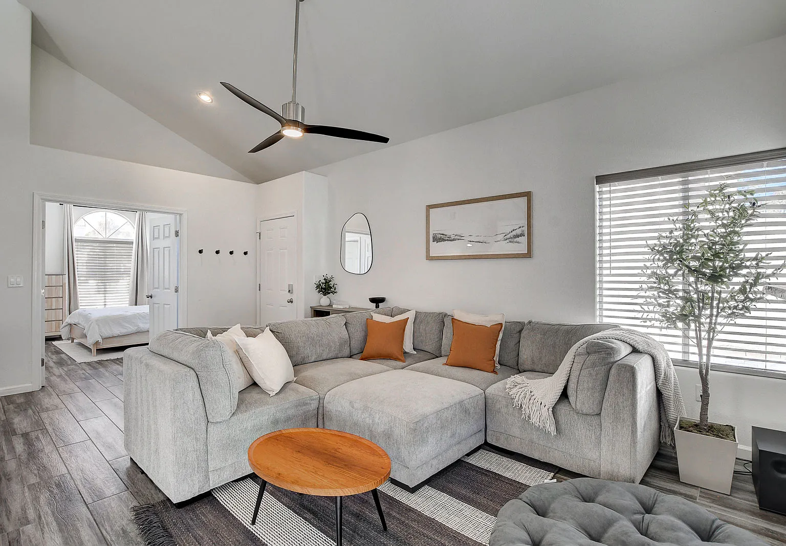 3 bed, 1576 sqft, $3,750 — Photo 1