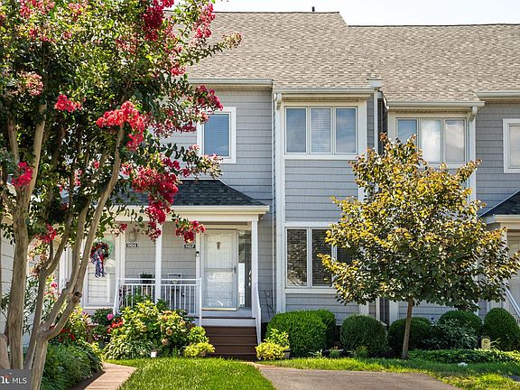 3rd image of 1107 Oyster Cove Dr