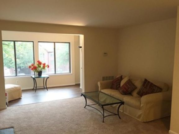 4th image of 2800 Lee Oaks Pl APT 201