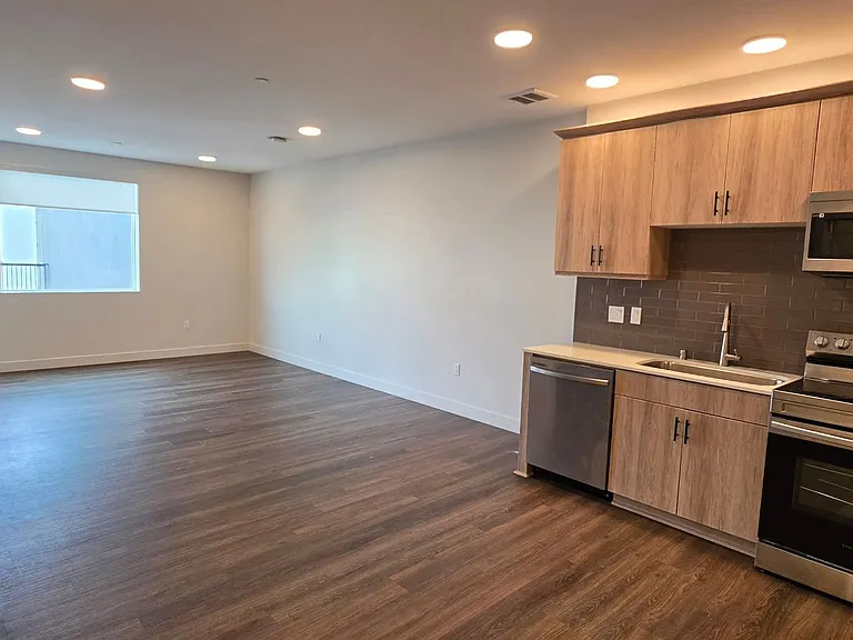 NV Lofts — Photo 20