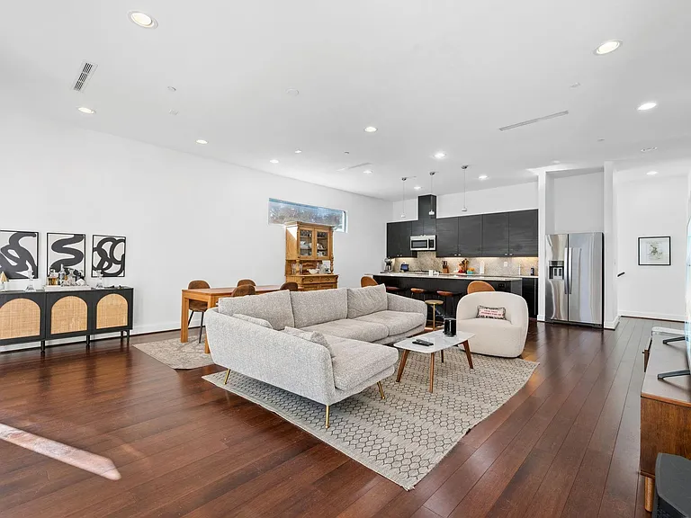 3302 Lake St #1 — Photo 5
