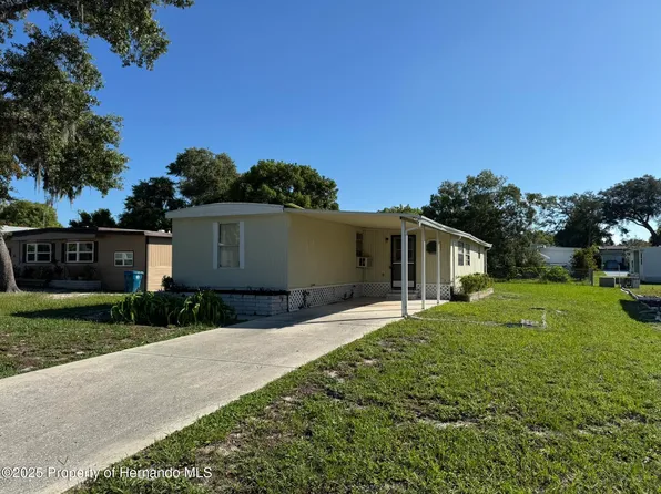 7350 1st Loop Ave, Brooksville, FL 34613