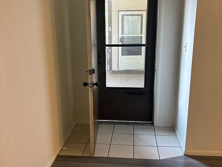 1430 Vega Cir #3 — Photo 5