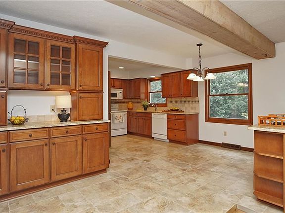 3rd image of 18150 Rolling Brook Dr