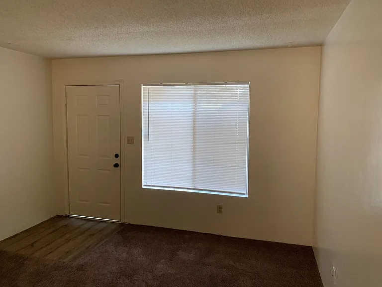 3013 N Half Moon Dr — Photo 2