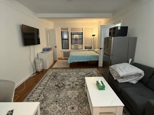 339 East 58th Street image 1 of 10