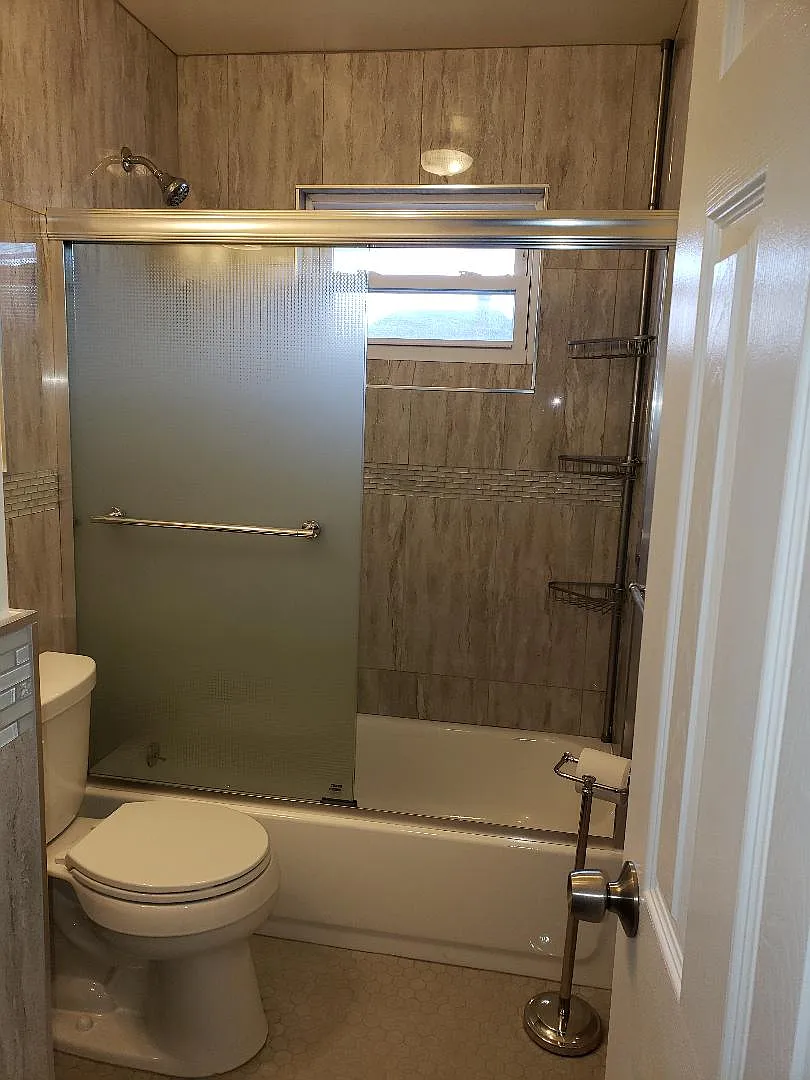 2 bed, 1000 sqft, $2,300 — Photo 3